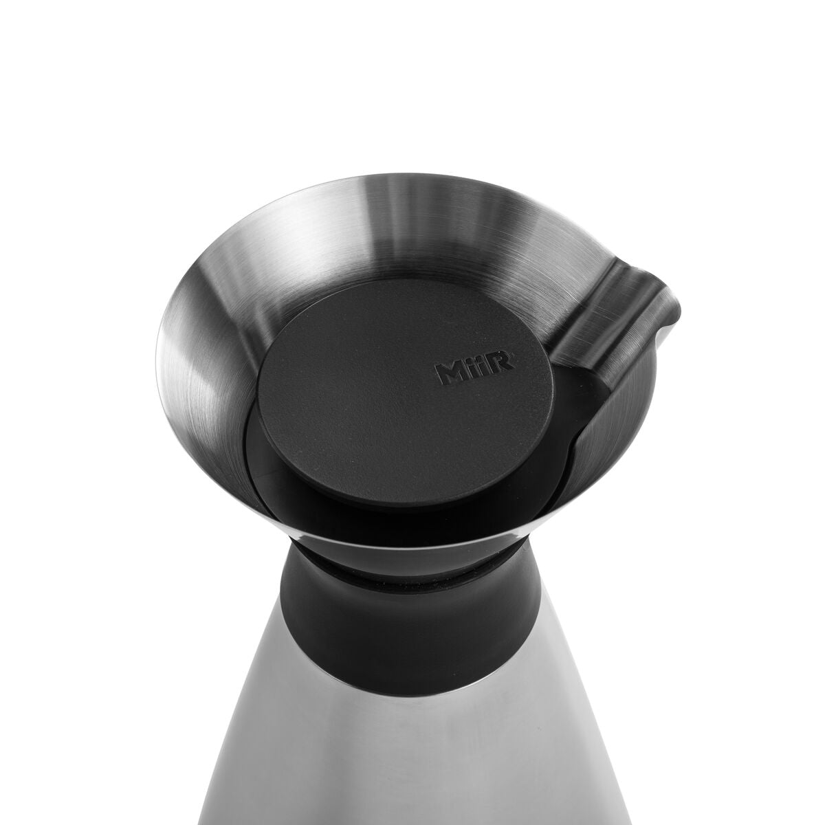 new-standard-carafe-v0 WebPDP-PolishedStainlessCarafe_33oz_SS_StudioX207182024_45degree__CAR1SVOS005.jpg